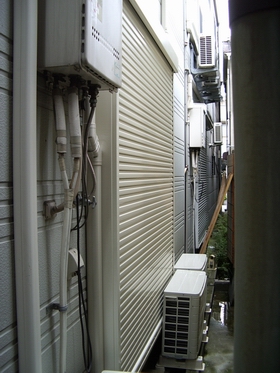 �Ǖt���V���b�^�[